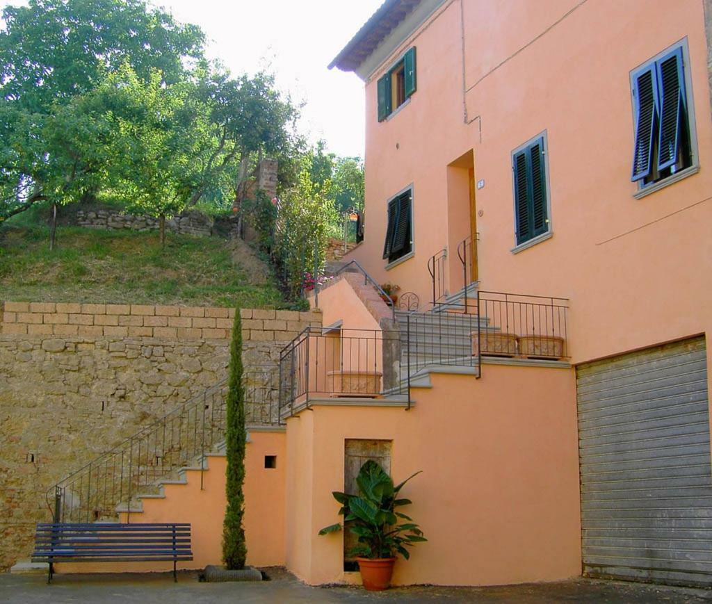 פאלאיה Appartamenti La Rocca מראה חיצוני תמונה